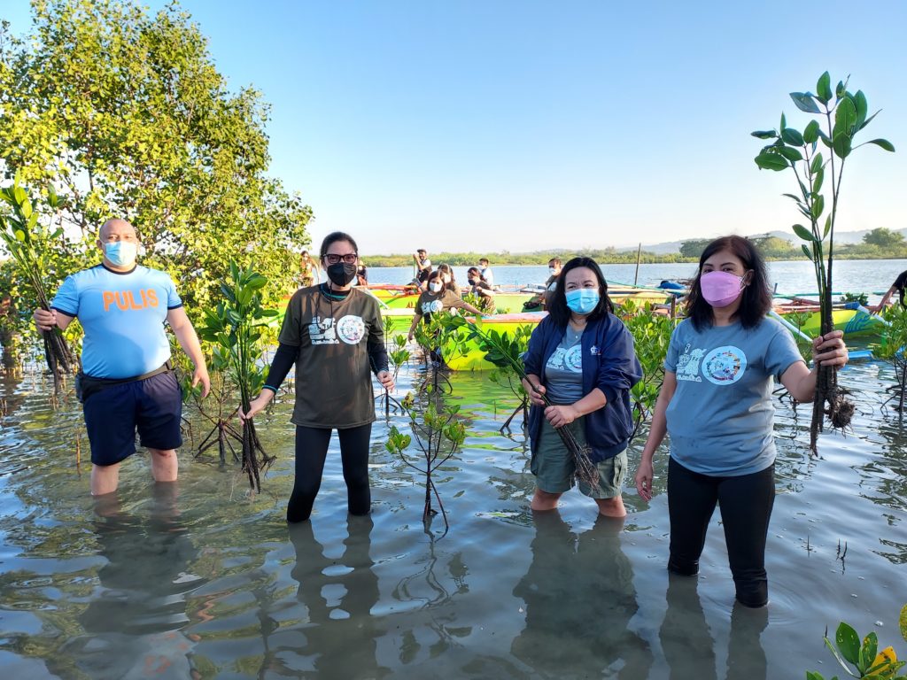 DTI La Union Coastal Clean Up and Mangrove Planting