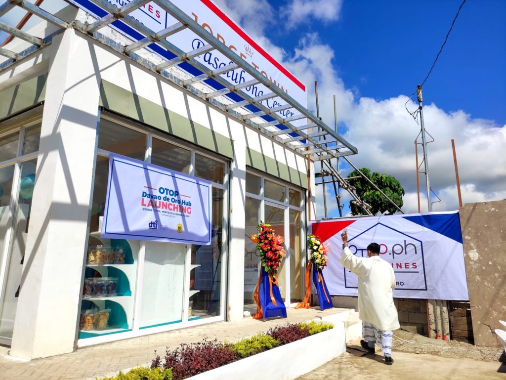  The One Town, One Product (OTOP) PH Hub in Jorge Town, Davao de Oro opens its doors in October this year to serve as another marketing vehicle for local entrepreneurs. To date, the Department of Trade and Industry (DTI) 11 already has already established seven OTOP PH Hubs throughout Davao Region. 