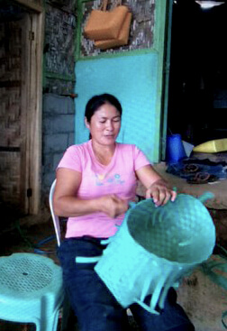 Gawang Pinay Ivonne's Bag Manufacturing Employee