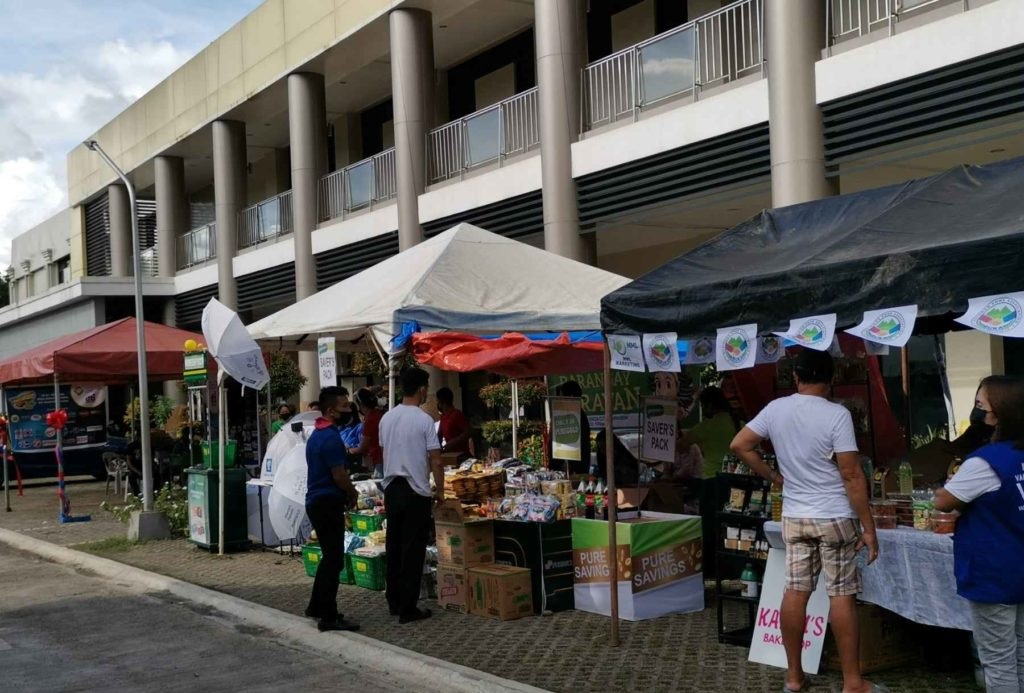 Bukidnon mobile market selling various products at a lower cost