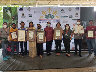Six local Bukidnon coffee growers were awarded for their arabica and robusta entries during the 2022 Philippine Coffee Quality Competition (PCQC) in Waterfront Insular Garden Pavilion, Davao City last March 18, 2022.