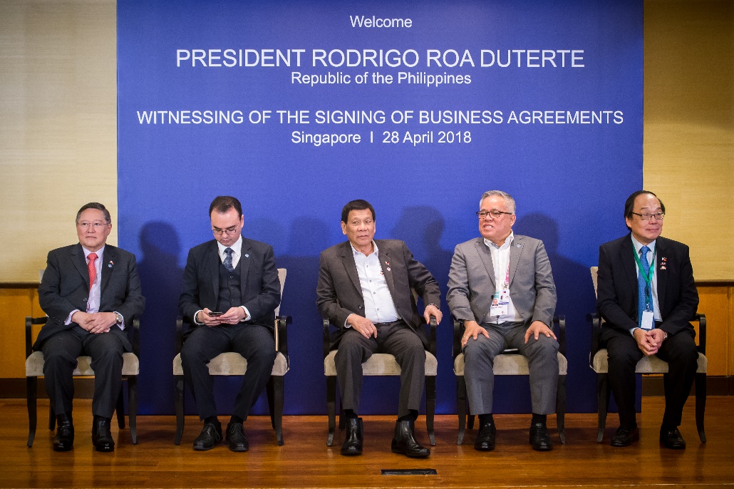 Pres. Duterte and his cabinet at the SG Signing of Agreements.
