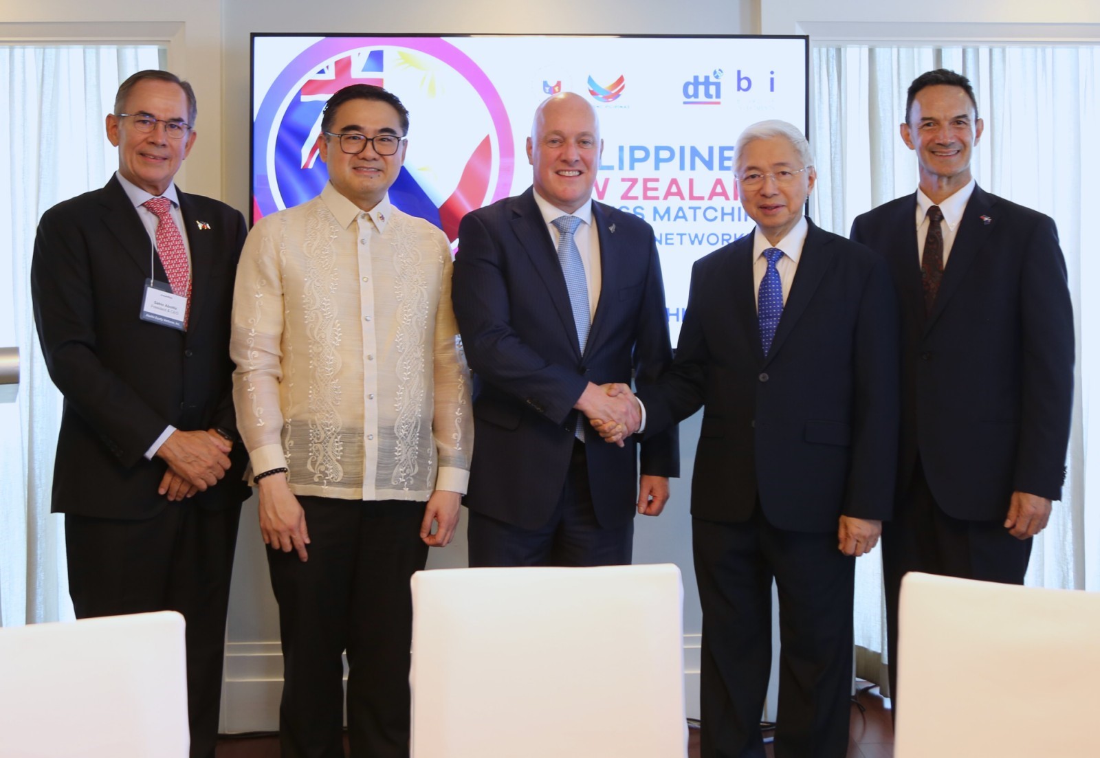 From L to R: Private Sector Advisory Council (PSAC) Strategic Lead Convenor Sabin Aboitiz, Special Assistant to the President for Investment and Economic Affairs Frederick Go, New Zealand Prime Minister Christopher Luxon, DTI Secretary Fred Pascual, New Zealand Ambassador to the Philippines Peter Kell
