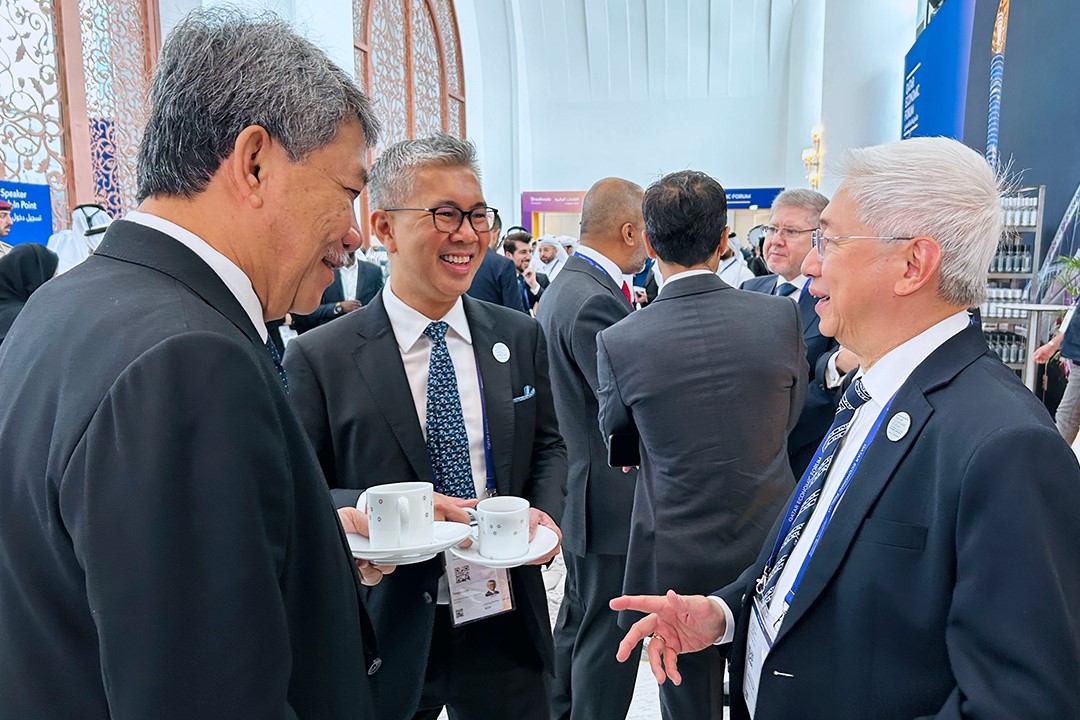 From L to R: Minister of Foreign Affairs of Malaysia, Mohamad Hasan; Minister of Investment, Trade and Industry of Malaysia, Tengku Zafrul Tengku Abdul Aziz; and, DTI Secretary Fred Pascual